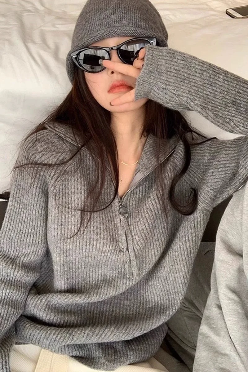 Sweater Women 2023 Fall and Winter New Korean Fashion Half-zipper High Neck Pullover Loose Bottoming Knit Sweater Sueter Mujer 
Sweater Women 2023 Fall and Winter New Korean Fashion Half-zipper High Neck Pullover Loose Bottoming Knit Sweater Sueter Mujer