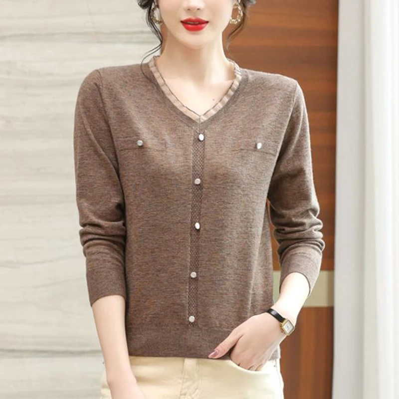 2023 Autumn Winter Womens Clothing Knitwear Women V Neck Fashion Black Sweater Loose Pullovers Top Long Sleeve Button Pull Femme
2023 Autumn Winter Womens Clothing Knitwear Women V Neck Fashion Black Sweater Loose Pullovers Top Long Sleeve Button Pull Femme