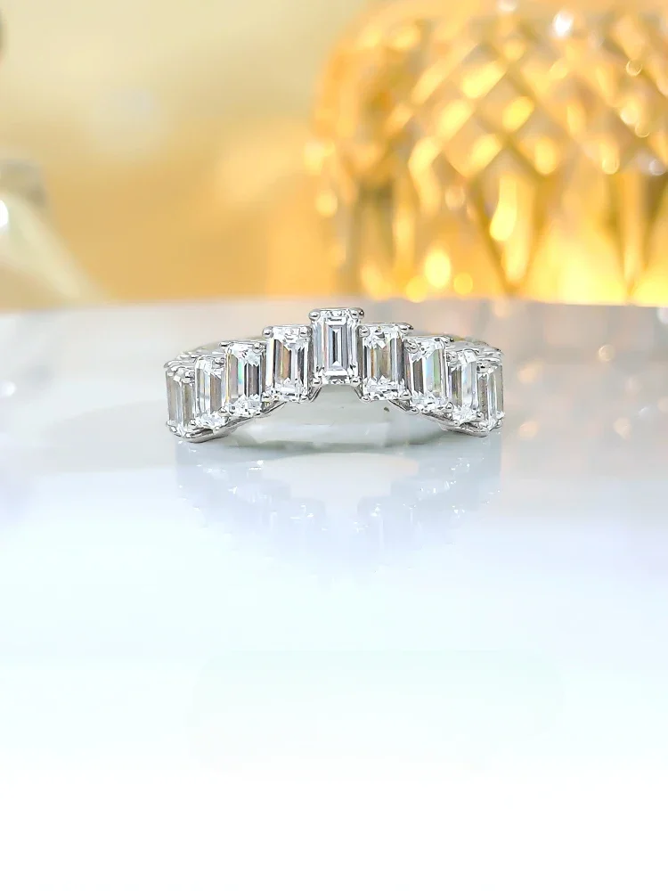 

Desire Emerald Cut 925 Silver Row Diamond Artificial White Diamond Ring Inlaid with High Carbon Diamond, Versatile Temperament