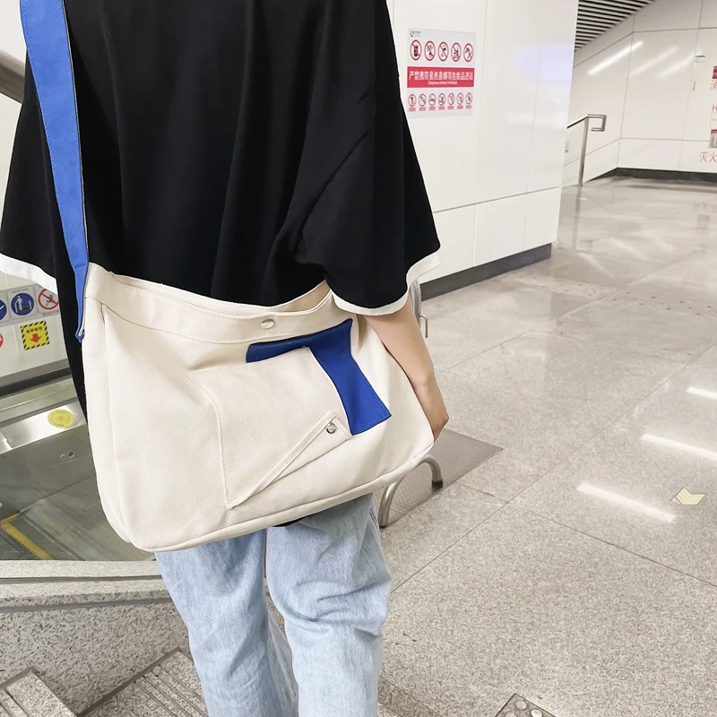 Сумка кросс-боди Женская с большими карманами на молнии 
Сумка кросс-боди Женская с большими карманами на молнии