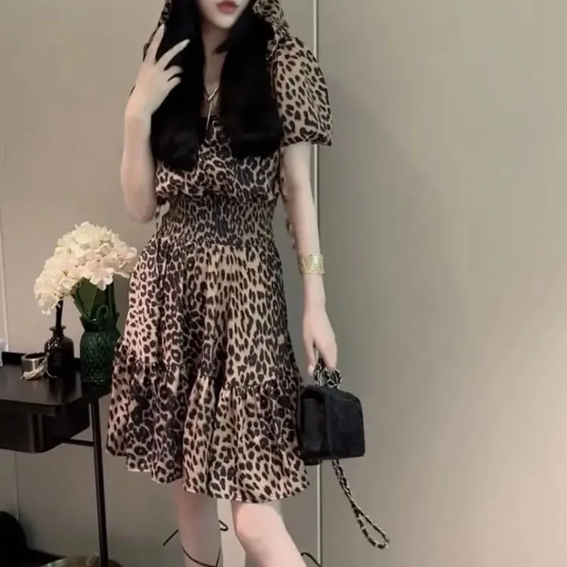 Summer Elegant Fashion Harajuku Slim Fit Female Clothes Loose Casual All Match Hooded Skirt Printed Patchwork Short Sleeve Skirt
Summer Elegant Fashion Harajuku Slim Fit Female Clothes Loose Casual All Match Hooded Skirt Printed Patchwork Short Sleeve Skirt