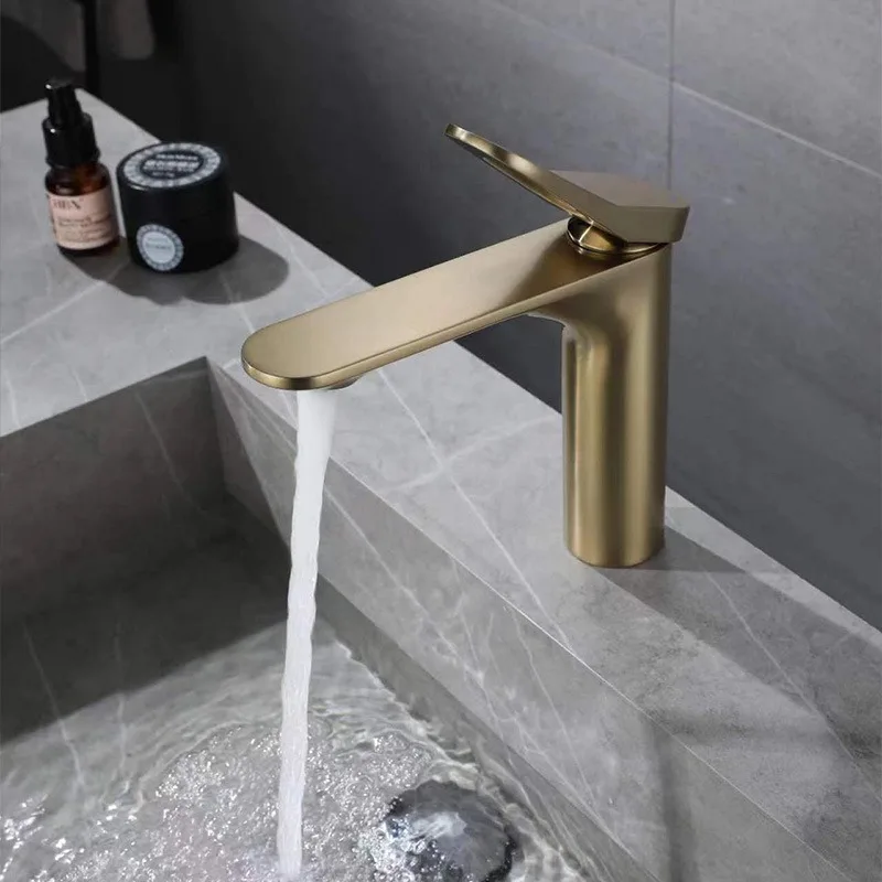 

Hotel Quality Hot and Cold Faucet for Copper Water Tanks in Brushed Gold