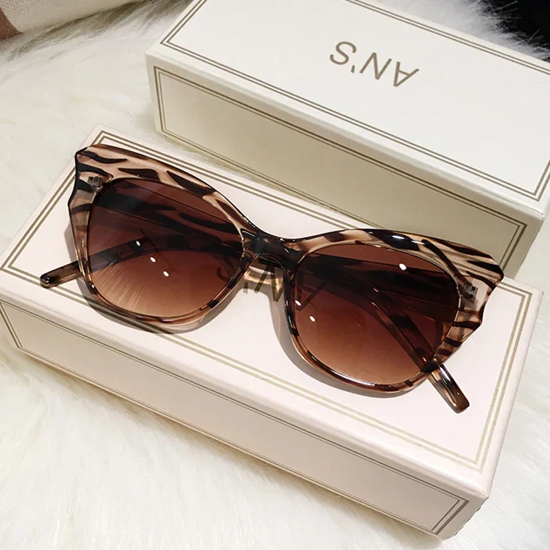 

New Fashion Cat Eye Sunglasses Women Brand Designer Sun Glasses Female Personality Triangle Cateye Vintage Oculos De Sol