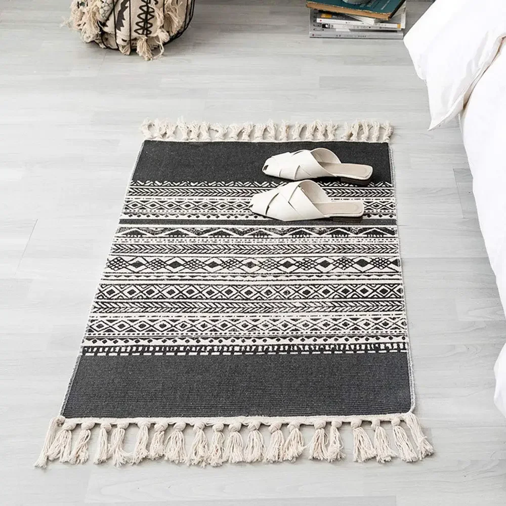 Хлопковый и льняной коврик в скандинавском этническом стиле с принтом в стиле ретро, простой тонкий ковер, напольный коврик для кабинета и спальни, тканый вручную коврик для гостиной
Хлопковый и льняной коврик в скандинавском этническом стиле с принтом в стиле ретро, простой тонкий ковер, напольный коврик для кабинета и спальни, тканый вручную коврик для гостиной