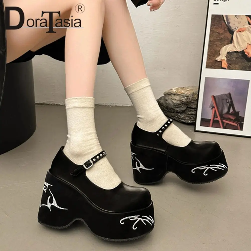 

Brand Ladies Platform Mary Janes Pumps Fashion Embroider Rivet Wedges High Heels women's Pumps Casual Party Lolita Shoes Woman