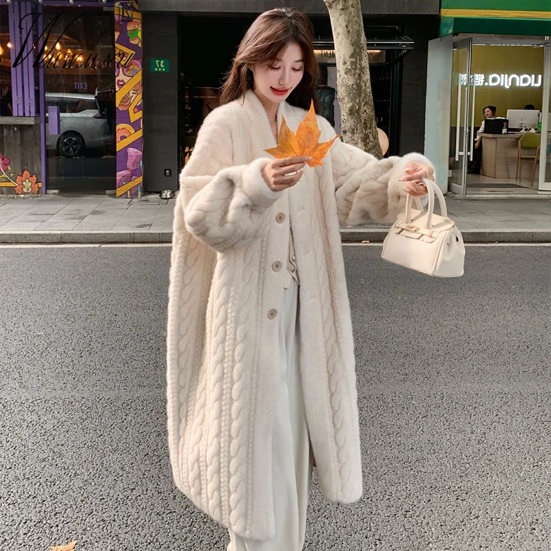 Korean Fashion Long Faux Fur Coats Women Fall Winter Warm V-Neck Rabbit Plush Chaquetaes 2024 New Loose Elegant Thick Outerwear
Korean Fashion Long Faux Fur Coats Women Fall Winter Warm V-Neck Rabbit Plush Chaquetaes 2024 New Loose Elegant Thick Outerwear