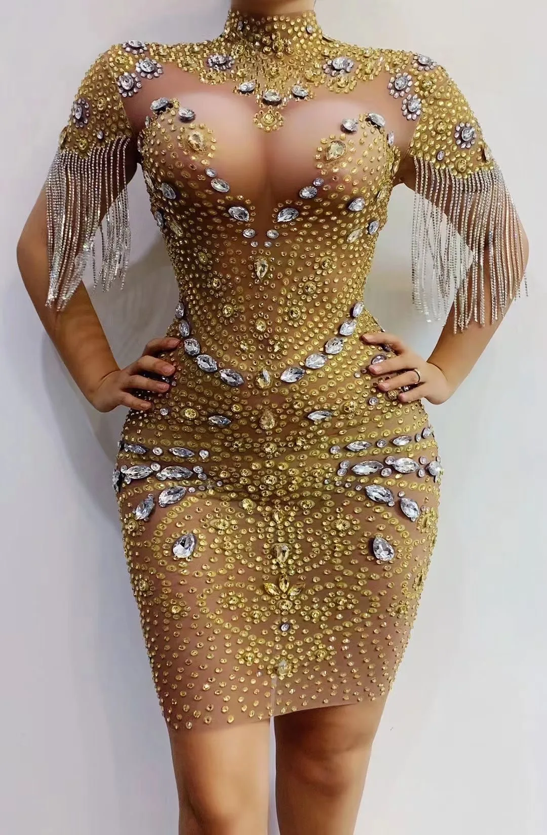 Gold Shining Rhinestones Crystal Tassel Sexy Sheath Dress For Women Nightclub Party Clothing Celebrity Music Stage Costumes
Gold Shining Rhinestones Crystal Tassel Sexy Sheath Dress For Women Nightclub Party Clothing Celebrity Music Stage Costumes