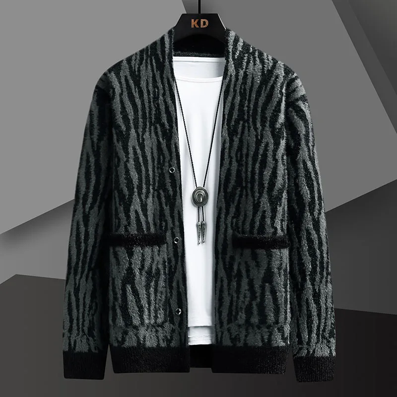 Spring and Autumn New Mens Knitted Cardigan SweaterCasual Korean Fashion Mink Fleece Large Size Coat High Quality
Spring and Autumn New Mens Knitted Cardigan SweaterCasual Korean Fashion Mink Fleece Large Size Coat High Quality