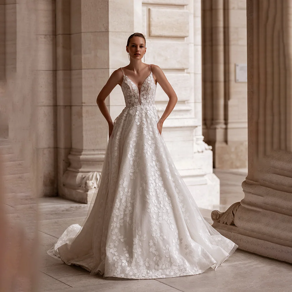 vestido de novia V-neck Spaghetti Straps Appliques Lace Tulle Wedding Dress for Women Backless A-line Court Wedding Bridal Gown
vestido de novia V-neck Spaghetti Straps Appliques Lace Tulle Wedding Dress for Women Backless A-line Court Wedding Bridal Gown