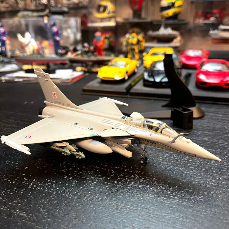 1:100 Scale Rafale Fighter Display Model Metal with Stand Diecast Alloy Plane Aircraft Toys Collection Gifts Display For Fans
1:100 Scale Rafale Fighter Display Model Metal with Stand Diecast Alloy Plane Aircraft Toys Collection Gifts Display For Fans