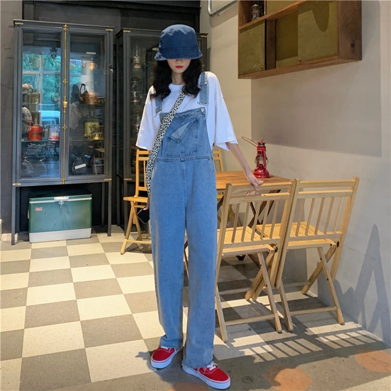 Women Denim Jumpsuit Suspender Pants Summer Casual Pants Straight Loose fit Jumpsuit Wide Leg Pants 2023 Fashion Streetwear
Women Denim Jumpsuit Suspender Pants Summer Casual Pants Straight Loose fit Jumpsuit Wide Leg Pants 2023 Fashion Streetwear