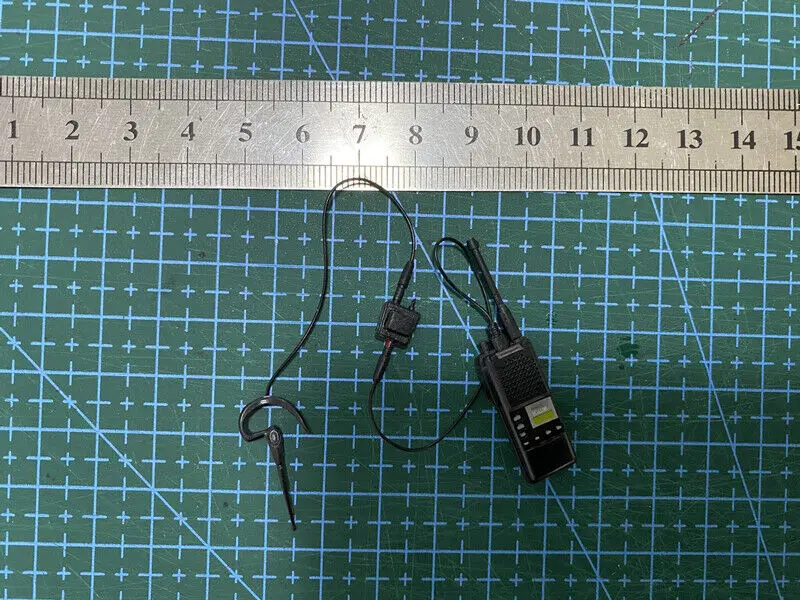 DIY масштаб 1/6, модель гарнитуры Walkie-talkie для 12-дюймовой куклы, аксессуары для фигурок
DIY масштаб 1/6, модель гарнитуры Walkie-talkie для 12-дюймовой куклы, аксессуары для фигурок