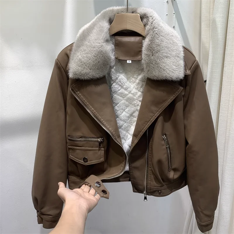 Winter New European Thick Fur Collar PU Women Leather Jacket Thickened Fashion Top Coat
Winter New European Thick Fur Collar PU Women Leather Jacket Thickened Fashion Top Coat