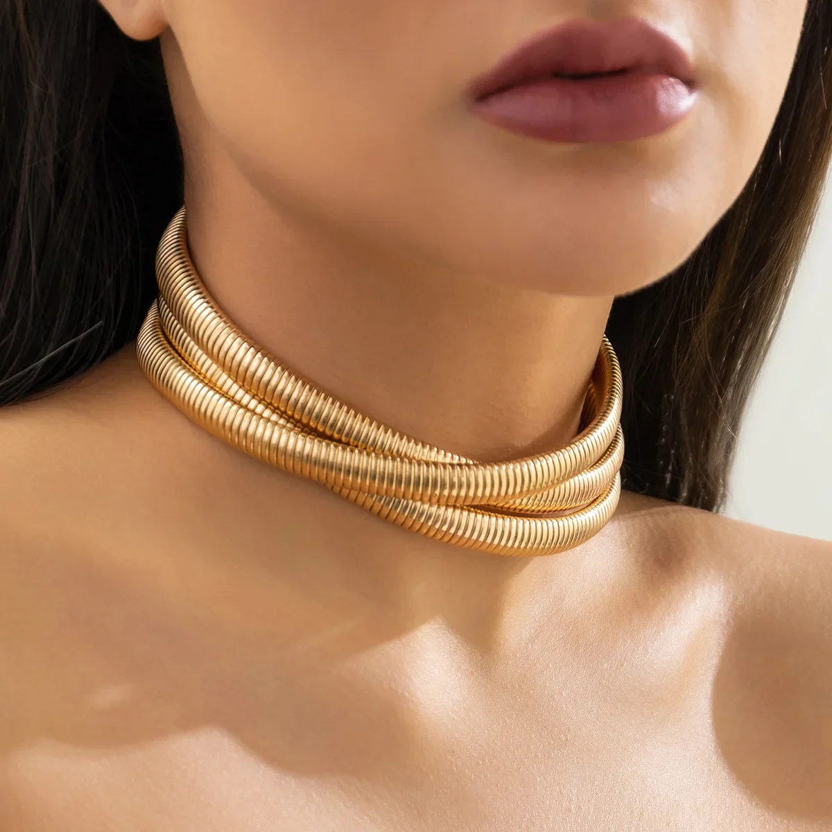 

Exaggerated Vintage Multilayer Thick Twisted Metal Choker Necklace for Women Punk Chunky Short Gold Color Collar
