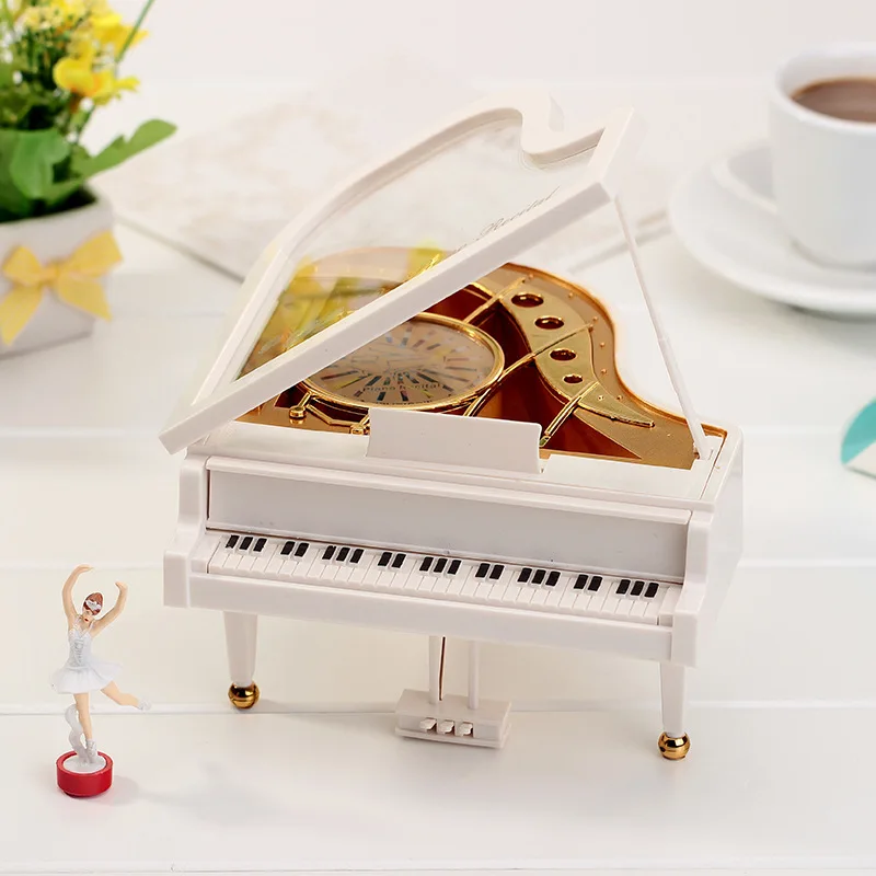 

Музыкальная шкатулка в форме пианино, прямые продажи с фабрики, креативные подарки для друзей и пар на день рождения, оптовая продажа, вращающаяся шкатулка для девочек
