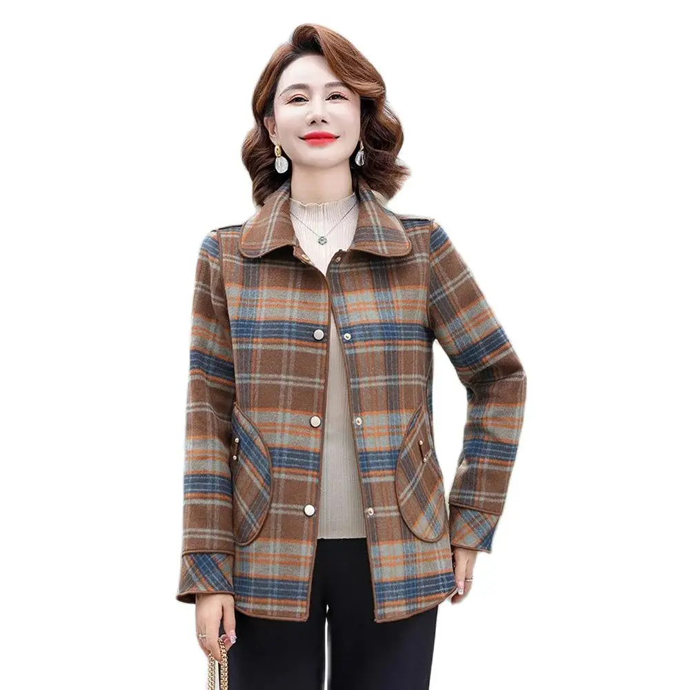 

Autumn Fashion Age-reducing Ladies Short Double-sided Woolen Coat Middle-aged And Elderly Spring And Autumn Plaid Woolen Coat .