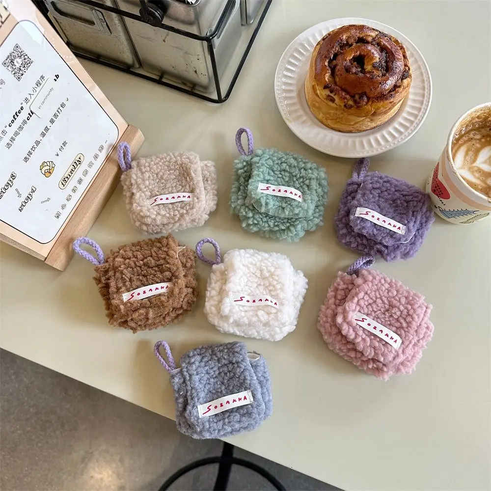 Новинка, маленькая сумка для наушников на молнии, сумка для хранения, маленькая сумка для хранения радужного цвета, маленькая искусственная однотонная плюшевая сумка для монет
Новинка, маленькая сумка для наушников на молнии, сумка для хранения, маленькая сумка для хранения радужного цвета, маленькая искусственная однотонная плюшевая сумка для монет