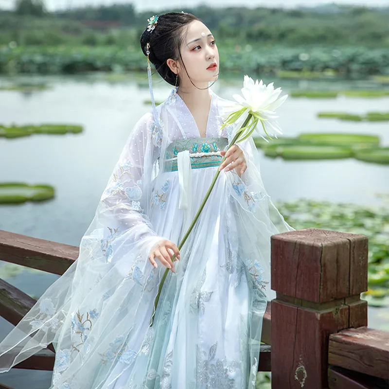 2024 New Arrival Cut-out Qiuluo Printed Hanfu Women's Qi Ru Chest Skirt Chinese Style Summer Fairy Style Ancient Dress y40
2024 New Arrival Cut-out Qiuluo Printed Hanfu Women's Qi Ru Chest Skirt Chinese Style Summer Fairy Style Ancient Dress y40