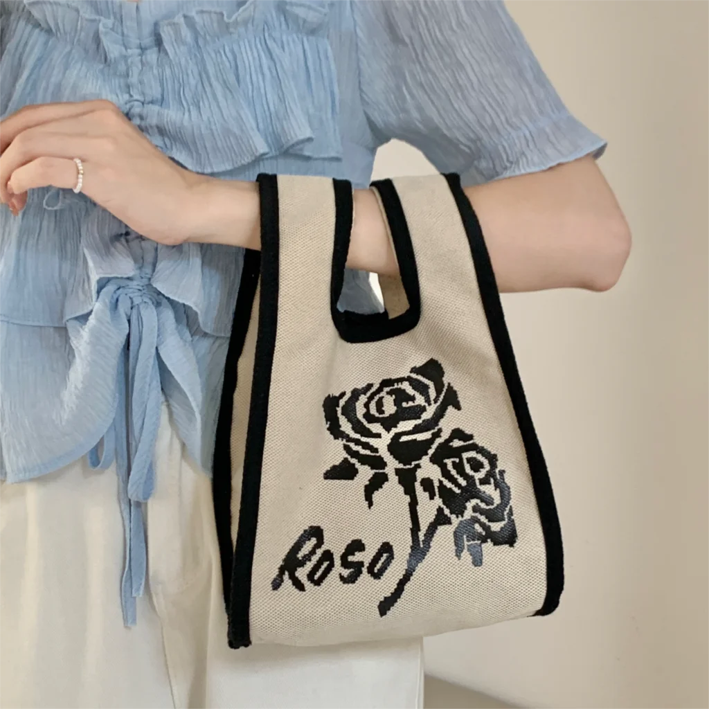 Knitted Flower Women's Shoulder Bags Vintage Handmade Ladies Daily Clutch Purse Handbags Retro Female Girls Storage Shopping Bag
Knitted Flower Women's Shoulder Bags Vintage Handmade Ladies Daily Clutch Purse Handbags Retro Female Girls Storage Shopping Bag