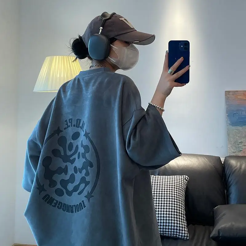 American suede craft design short-sleeved T-shirt for men and women in summer versatile loose trendy couple half-sleeved shirt
American suede craft design short-sleeved T-shirt for men and women in summer versatile loose trendy couple half-sleeved shirt