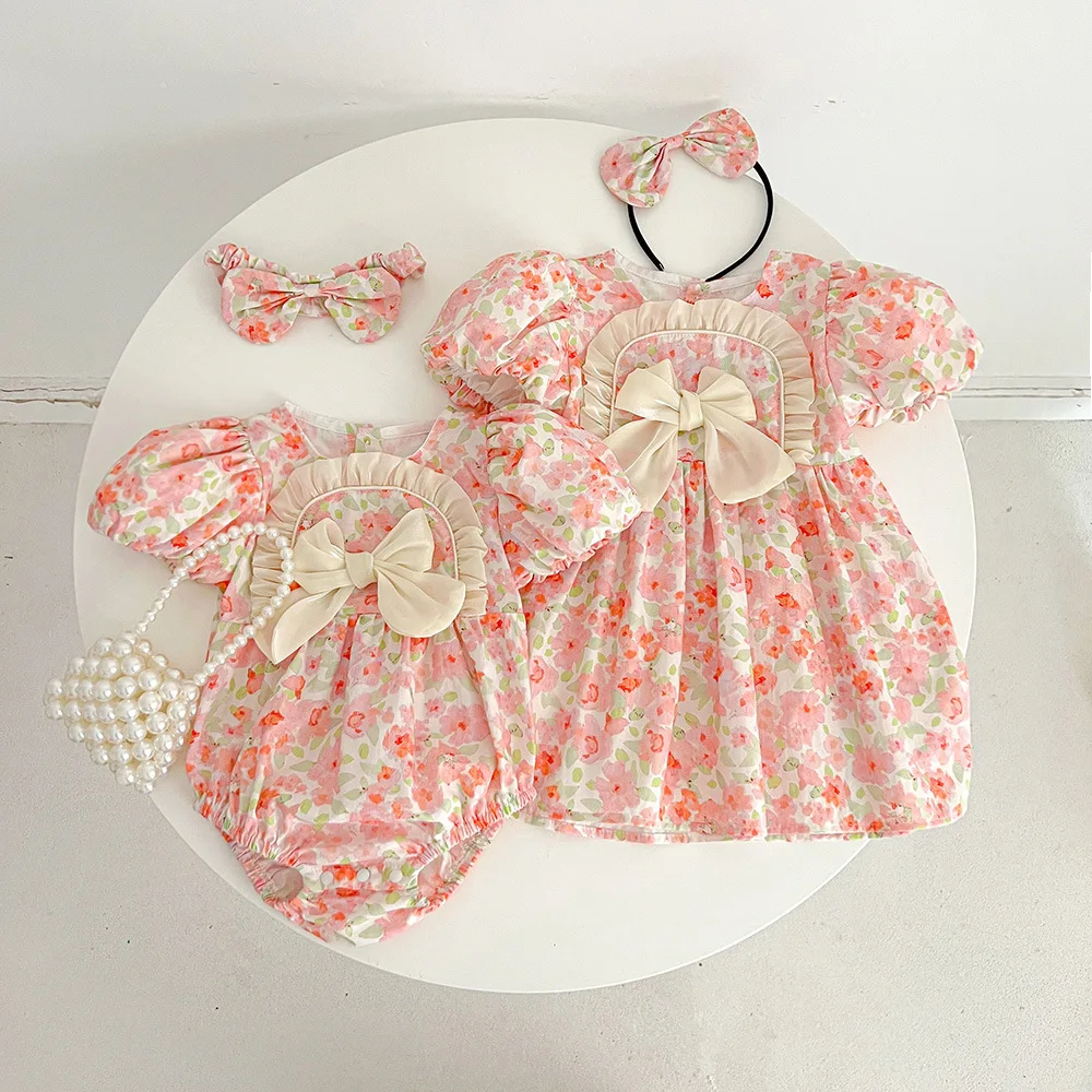 

Photography of clothing for newborns and full term babies in the Flower Skirt Studio ニューボーンフォト 신생아촬영