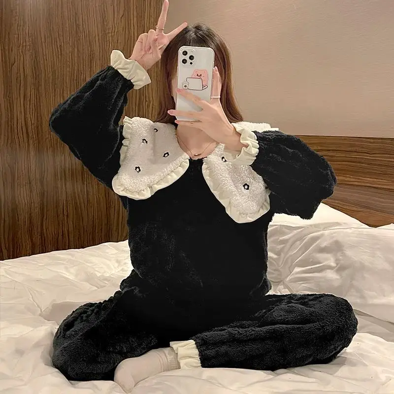 Pajamas Set Cute Doll Collar Black Coral Winter Flannel Fleece Female Sleepwear Trouser Suits Home Wear Loose Casual Loungewear
Pajamas Set Cute Doll Collar Black Coral Winter Flannel Fleece Female Sleepwear Trouser Suits Home Wear Loose Casual Loungewear