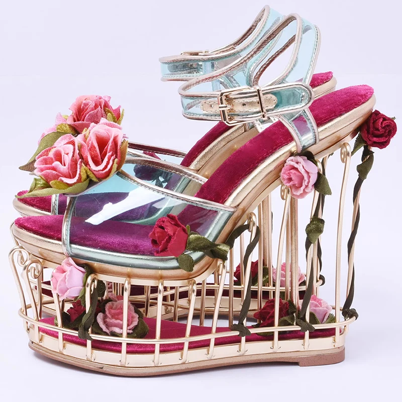 

PVC Bird Cage Heel Golden Hollow Ethnic Flower Wedge Sandal 2024 Summer Women Open Toe Buckle High Heel Lolita Wedding Shoes