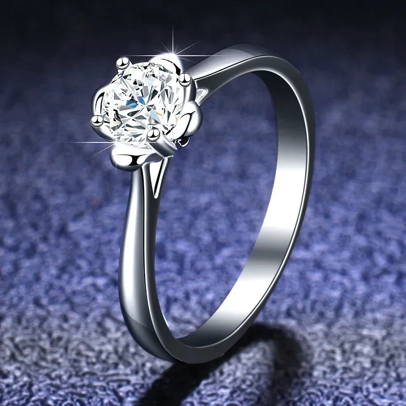 

Luxury PT950 Platinum Ring Solitaire 0.5 Carat VVS1 D Color Moissanite Diamond Wedding Band Fine Jewelry for Women