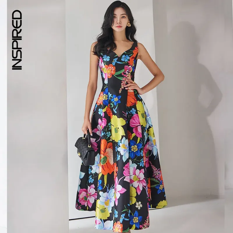 Женское платье-трапеция без рукавов, Элегантное повседневное платье на бретельках с высокой талией и V-образным вырезом, модель 2024 в Корейском стиле на лето
Женское платье-трапеция без рукавов, Элегантное повседневное платье на бретельках с высокой талией и V-образным вырезом, модель 2024 в Корейском стиле на лето