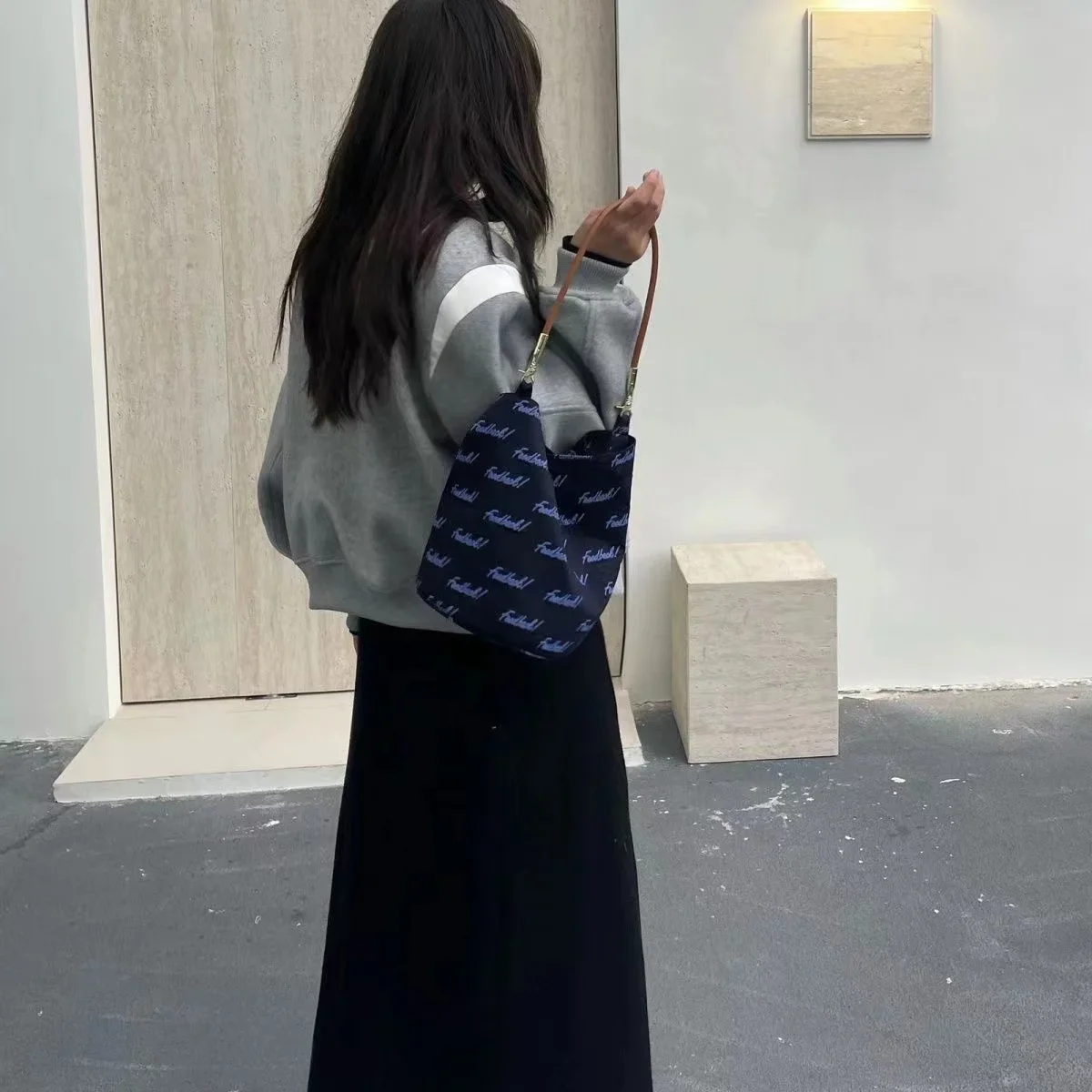 

Alphabet-printed Slim Sail High-value Round Bag Casual Japanese-style Simplicity INS 2024 Bucket Bag