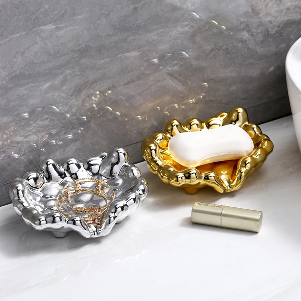 1 Pcs Electroplated Light Luxury Hot Stamping Soap Box, High-end Drainage Soap Box In Bathroom Creative Hole Free Soap Tray
1 Pcs Electroplated Light Luxury Hot Stamping Soap Box, High-end Drainage Soap Box In Bathroom Creative Hole Free Soap Tray