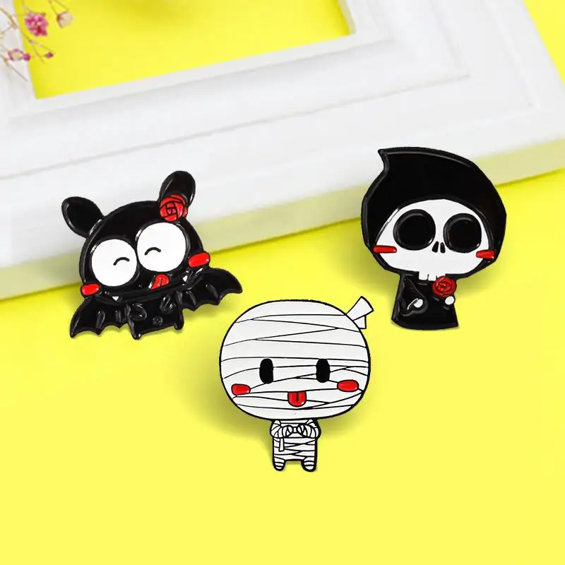Happy Halloween Enamel Pins Skeleton Skull Vampire Ghost Lovers Brooches Black White Lapel Badges Jewelry For Friends Brosche
Happy Halloween Enamel Pins Skeleton Skull Vampire Ghost Lovers Brooches Black White Lapel Badges Jewelry For Friends Brosche