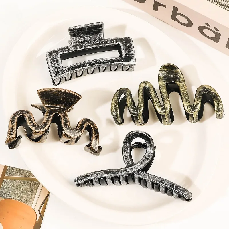 Vintage Ancient Gold Silver Hair Clip Women Elegant Simple Geometric Large Claw Clips for Thick Hair Shark Clip Hair Accessories
Vintage Ancient Gold Silver Hair Clip Women Elegant Simple Geometric Large Claw Clips for Thick Hair Shark Clip Hair Accessories