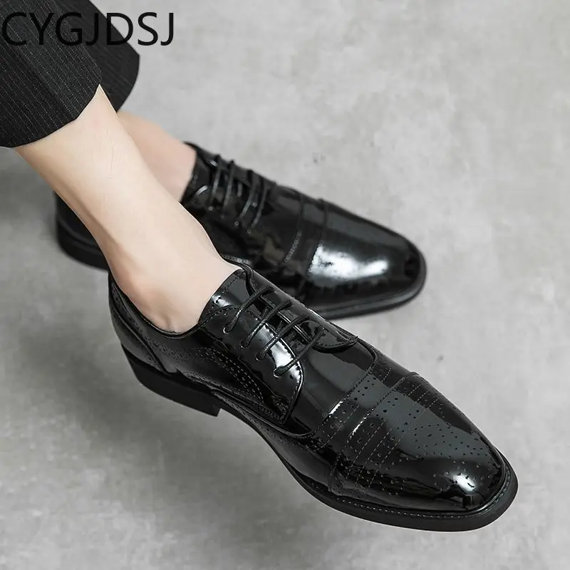 

Italiano Patent Leather Shoes for Men Oxford Shoes for Men Office 2023 Casuales Business Suit Brogues Shoes for Men Zapato Tacón