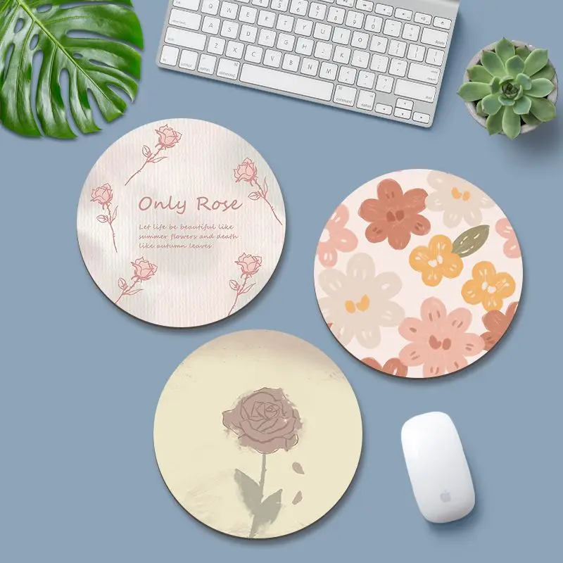 220*220 Gamer Mouse Pad Cute Mousepad Summer Keyboard Computer Personality Pink Anime Rubber Laptop Desk Gaming Accessories gift
220*220 Gamer Mouse Pad Cute Mousepad Summer Keyboard Computer Personality Pink Anime Rubber Laptop Desk Gaming Accessories gift