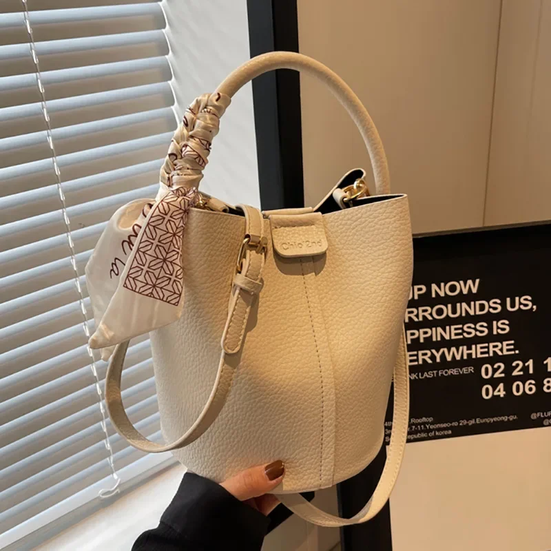 

Маленькие сумочки с усовершенствованной текстурой, новинка 2024, модная женская сумка-ведро из мягкой кожи, подходящая ко всему повседневная сумка-мессенджер через плечо
