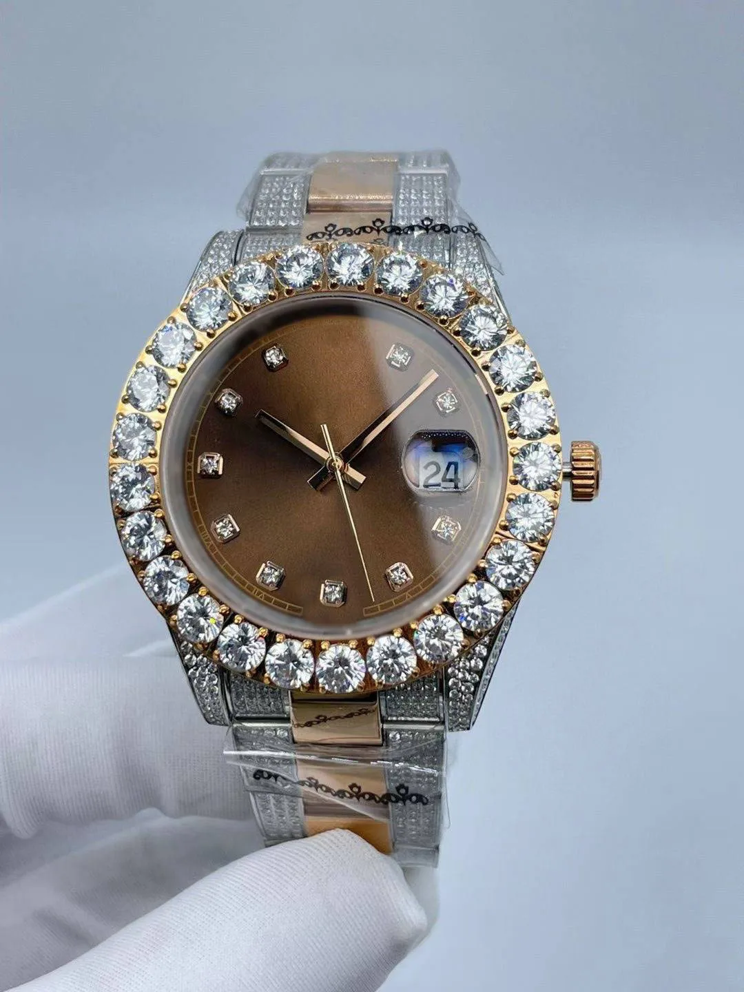 

"Coffee Dial Mens Watch with Diamond Ring and Diamond Strap: 44mm Mechanical Movement, Automatic Date, and Waterproof"