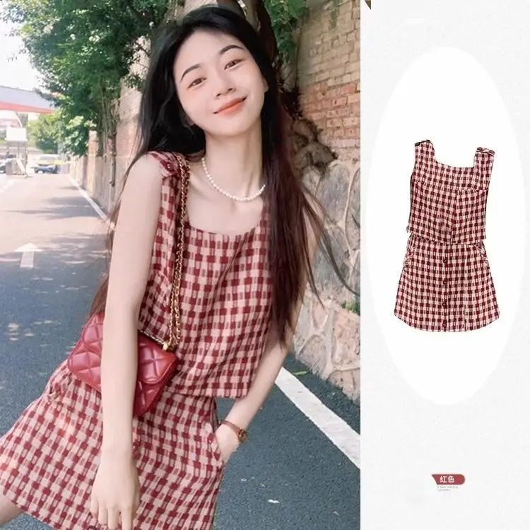 

Set with women ageing fashion women playful and lively plaid top short skirt two piece suit pure desire wind spicy girl style