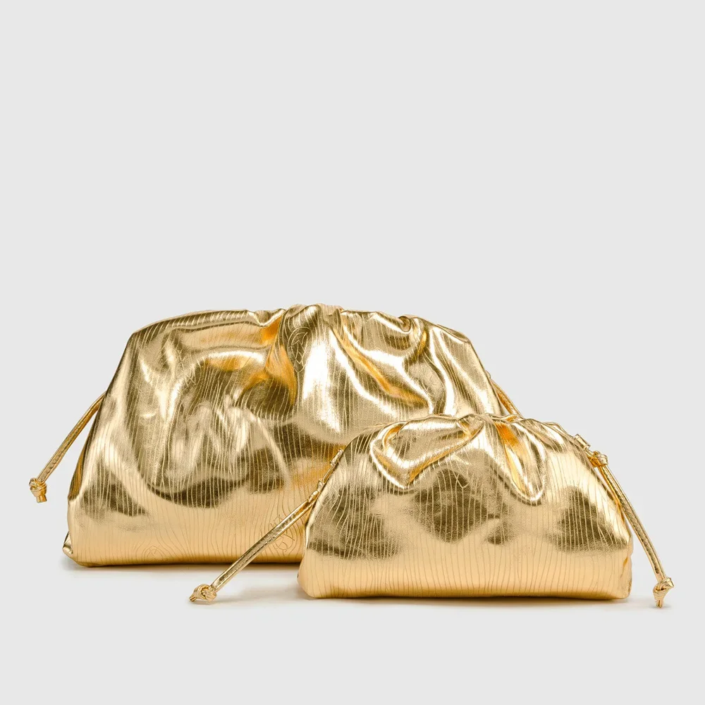Luxury Designer Gold Silver Soft Cloud Bag Women's Handbag Dumpling Bag Lady Purse Large Capacity Crossbody Bag
Luxury Designer Gold Silver Soft Cloud Bag Women's Handbag Dumpling Bag Lady Purse Large Capacity Crossbody Bag