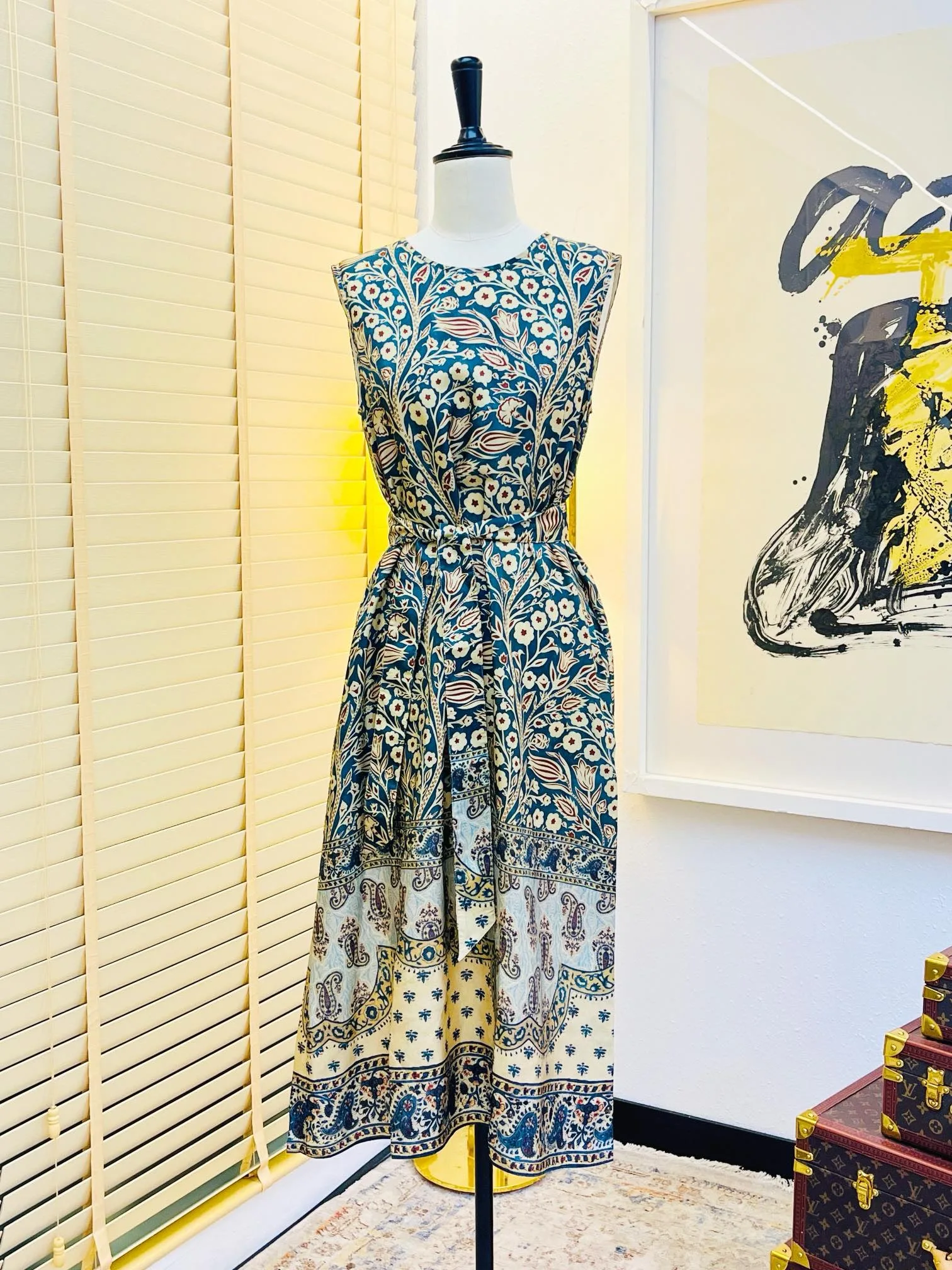 EVACANDIS 100% Real Silk Floral Printing Sleeveless Midi Dress With Belt Women New O-Neck Elegant Chic Sweet Beach Style Vintage
EVACANDIS 100% Real Silk Floral Printing Sleeveless Midi Dress With Belt Women New O-Neck Elegant Chic Sweet Beach Style Vintage