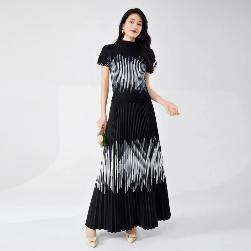 

COZOK 2024 Summer New Women's Wrinkle Print Temperament Fashion Stripe Versatile Two Piece Set WT6046