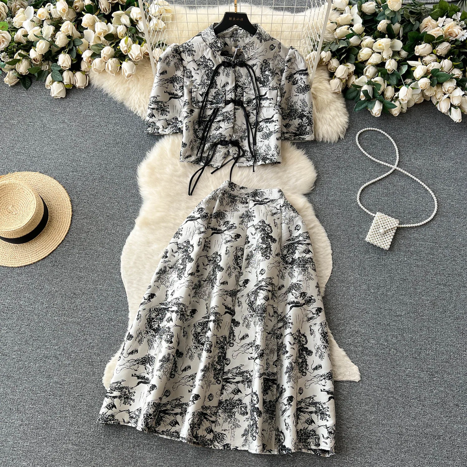 New Fashion Retro Suits for Women's Jacquard Bubble Short Sleeve Short Tops + High Waist Slim Half Skirt Two-piece Sets L214
New Fashion Retro Suits for Women's Jacquard Bubble Short Sleeve Short Tops + High Waist Slim Half Skirt Two-piece Sets L214