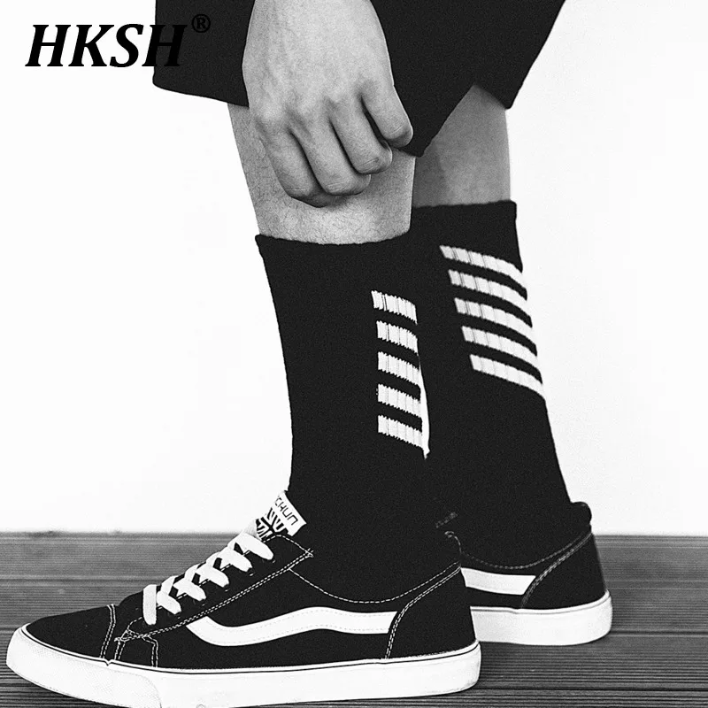 

HKSH Middle Tube Socks For Men Trendy High Street European American Hip-hop Sock Trendy Korean Version Japanese Dark Chic HK1356