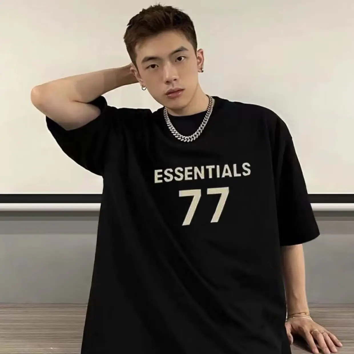 Fashion Korean Personality Street Retro Printed T-shirt Summer Men's Y2K Hip-hop Casual 77 Letters Short-sleeved T-shirt
Fashion Korean Personality Street Retro Printed T-shirt Summer Men's Y2K Hip-hop Casual 77 Letters Short-sleeved T-shirt