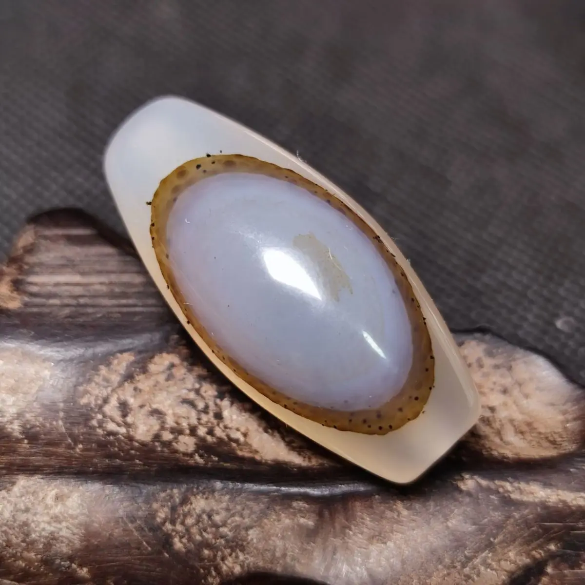 Tibetan Jewelry Pure Natural Agate Dzi Beads Nine Mesh Shale Sky Eye Sky Beads Men's & Women's Pendant DIY Accessories
Tibetan Jewelry Pure Natural Agate Dzi Beads Nine Mesh Shale Sky Eye Sky Beads Men's & Women's Pendant DIY Accessories