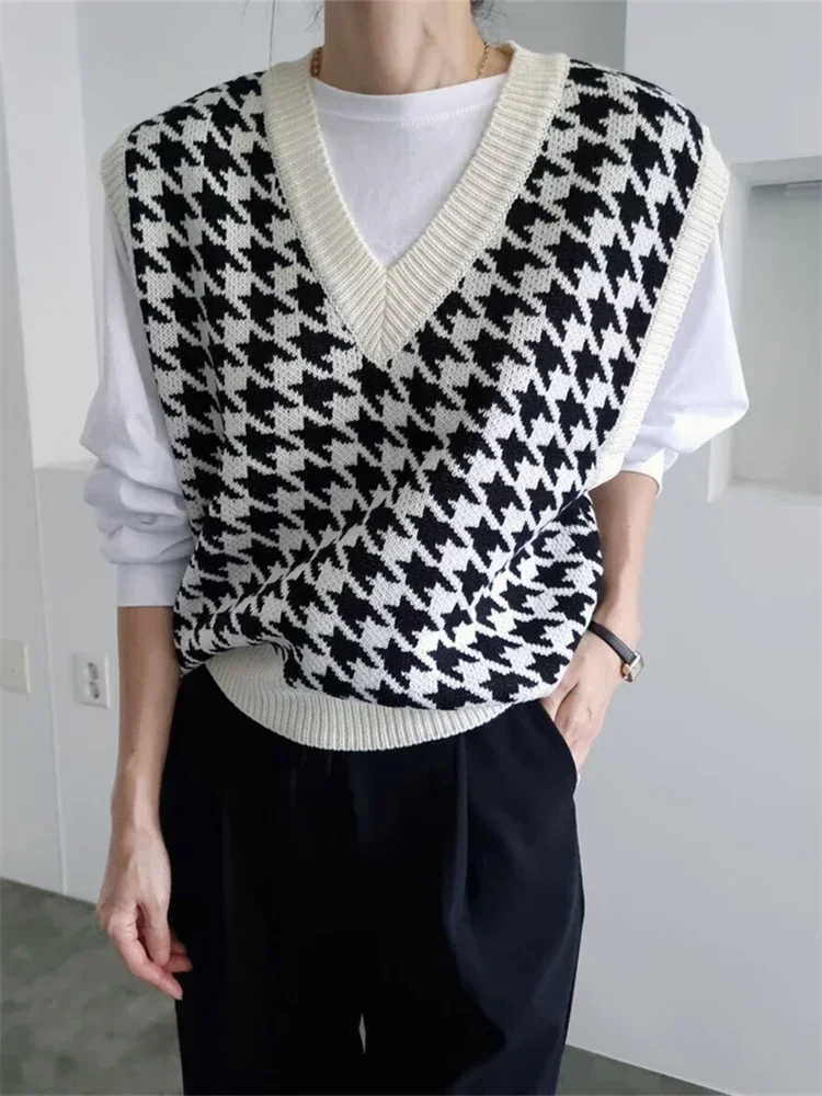 Winter Women Knitted Vest Sweater Oversize Girls Sweater Woman Cashmere Tops Sleeveless Tank Pullover Fall Maxi Vintage Y2k
Winter Women Knitted Vest Sweater Oversize Girls Sweater Woman Cashmere Tops Sleeveless Tank Pullover Fall Maxi Vintage Y2k