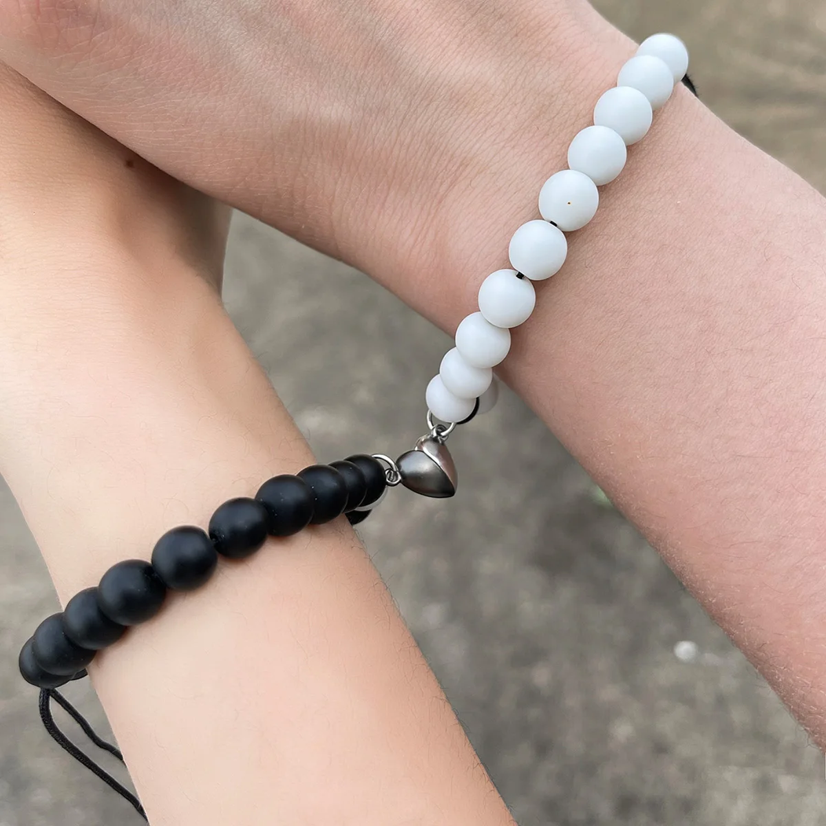 Aprilwel 2 Pcs Punk Couple Bracelet for Women Black & White Beads Link Wrist Chains Best Friend Armband Charms Aesthetic Jewelry
Aprilwel 2 Pcs Punk Couple Bracelet for Women Black & White Beads Link Wrist Chains Best Friend Armband Charms Aesthetic Jewelry