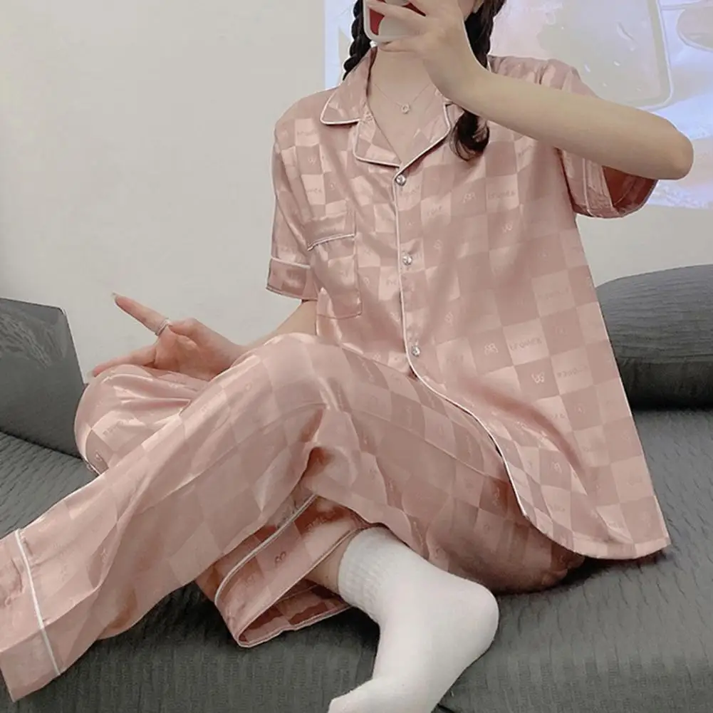 2 Pcs/Set Women Spring Summer Pajama Set Silky Ice Silk Lapel Plaid Print Short Sleeve Loose Single-breasted Wide Leg Homewear S
2 Pcs/Set Women Spring Summer Pajama Set Silky Ice Silk Lapel Plaid Print Short Sleeve Loose Single-breasted Wide Leg Homewear S