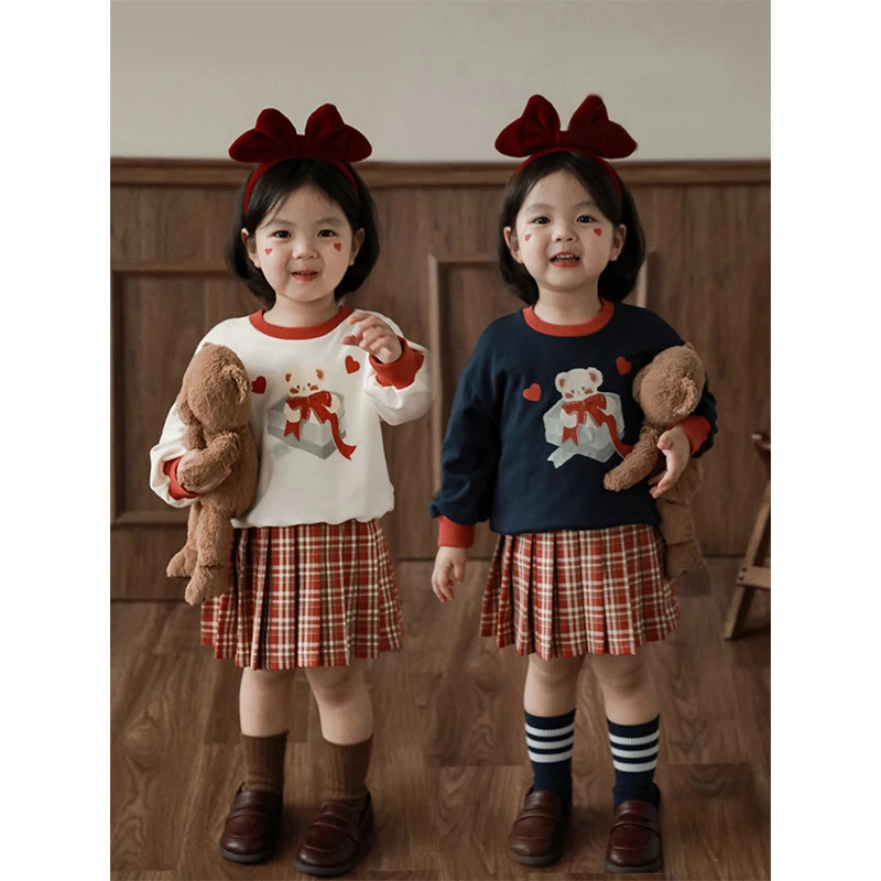 Girls Cartoon Bear Print Sweater Plaid Skirt Suit 2023 Spring And Autumn New Children's Casual Warm Tops Skirts Christmas Sets
Girls Cartoon Bear Print Sweater Plaid Skirt Suit 2023 Spring And Autumn New Children's Casual Warm Tops Skirts Christmas Sets