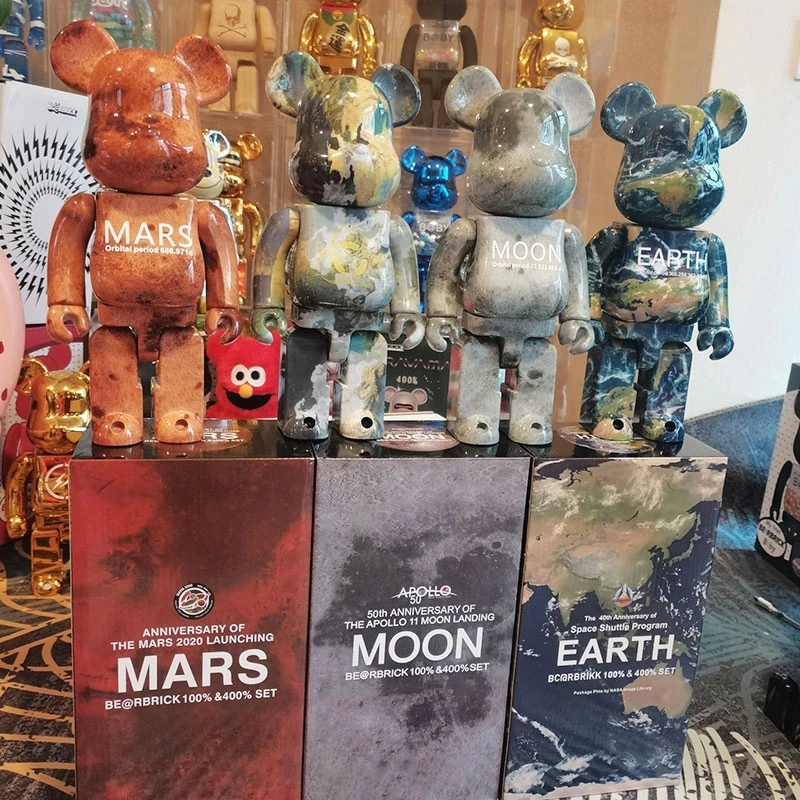 Bearbrick 400% Planet Series Moon Mars Earth Map Solar System Planet Desktop Ornaments Collection Doll
Bearbrick 400% Planet Series Moon Mars Earth Map Solar System Planet Desktop Ornaments Collection Doll